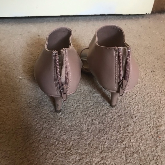 Cute nude heels - Picture 4 of 6